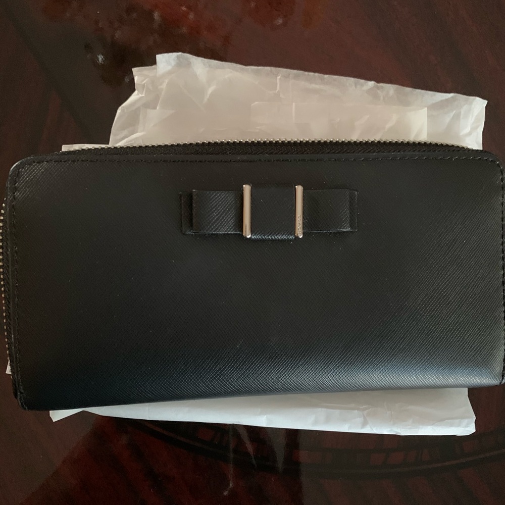 NWOT Coach Bow Wallet
